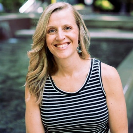 {{ picture_of_text }} {{ content.blog_author.display_name }}